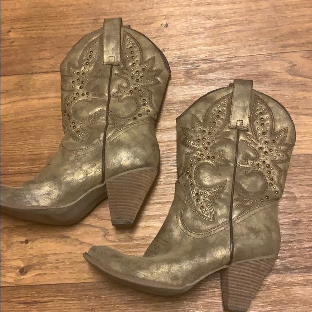 Rhinestone studded gold matte cowboy boots